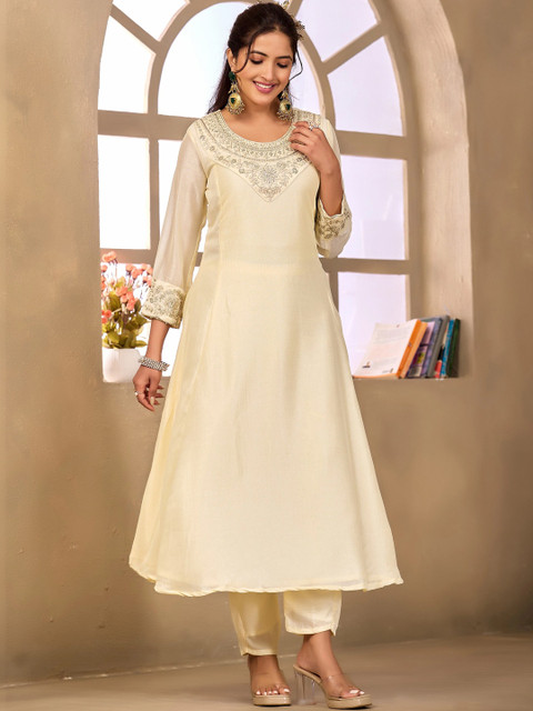 Sangria Embroidered Tunic with Trousers - Image 7