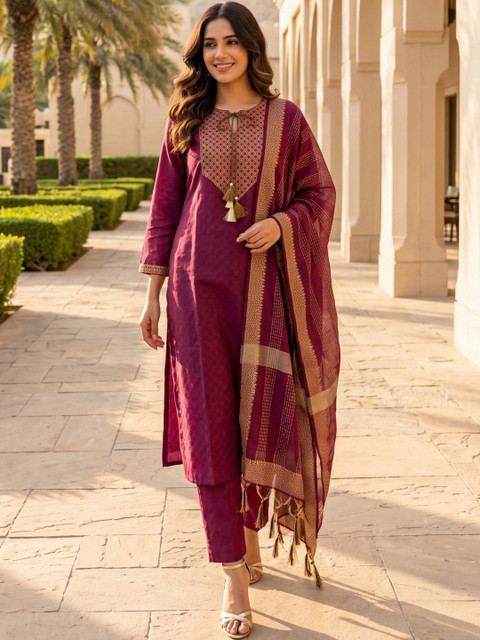 CLOTHING CLOSET Maxi Dress