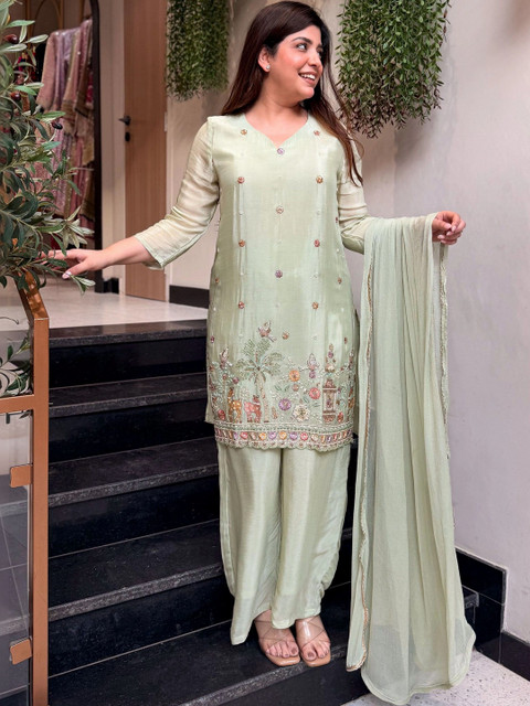 HERE&NOW Women Ethnic Motifs Embroidered Regular Thread Work Kurta with Trousers & With Dupatta