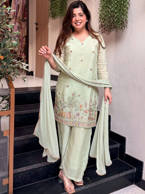 HERE&NOW Women Ethnic Motifs Embroidered Regular Thread Work Kurta with Trousers & With Dupatta - Image 2