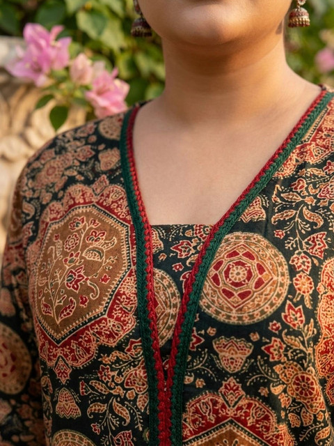 KALINI Women Ethnic Motifs Printed Thread Work Indie Prints Kurta - Image 3