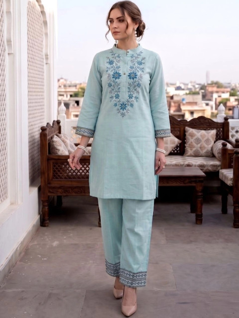 Laasika Embroidered Tunic with Trousers