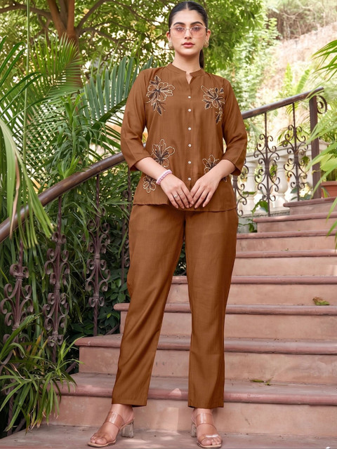 Milvia Embroidered Tunic with Trousers