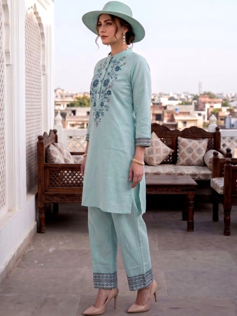 Laasika Embroidered Tunic with Trousers - Image 3