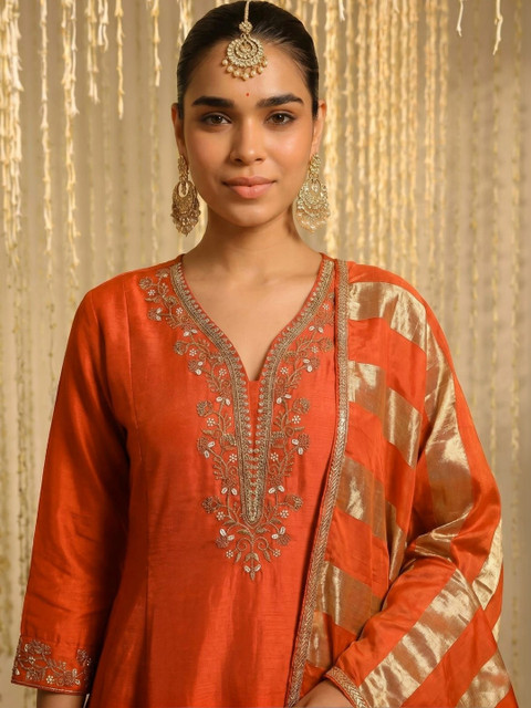 SMITSAREE Women Ethnic Motifs Embroidered Regular Thread Work Kurta with Pyjamas & With Dupatta - Image 7
