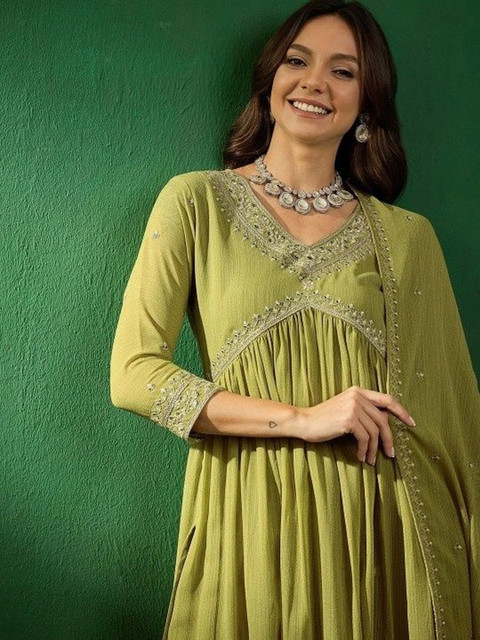 Vaidehi Fashion Women Empire Kurta with Trousers & With Dupatta - Image 2