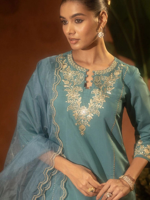 Vaidehi Fashion Women Ethnic Motifs Embroidered Regular Thread Work Chanderi Silk Kurta with Sharara & With - Image 2