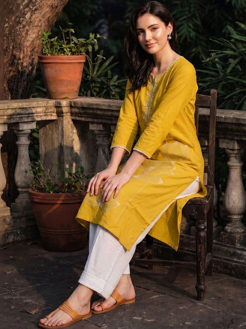 Indo Era Women Ethnic Motifs Embroidered Thread Work Kurta - Image 2