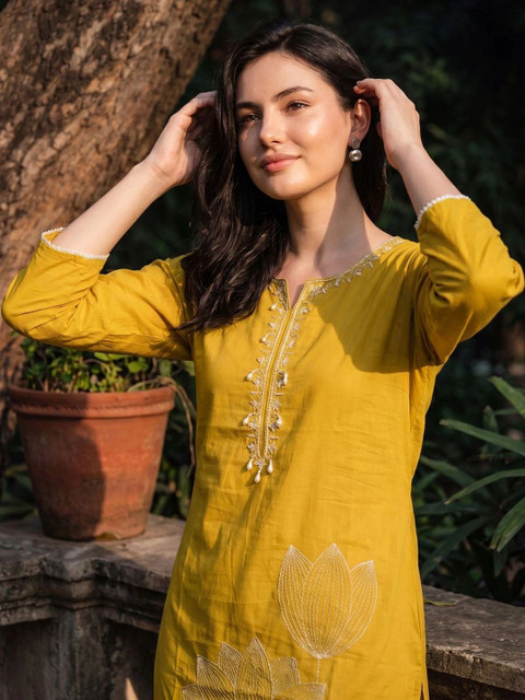 Indo Era Women Ethnic Motifs Embroidered Thread Work Kurta