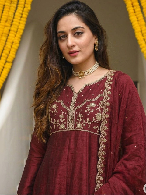 MOKOSH Women Berry Red Embroidered Anarkali Kurta And Pant Set with Dupatta - Image 5