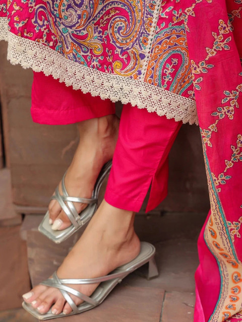 Sangria Women Paisley Printed Regular Kurta with Trousers & With Dupatta - Image 4