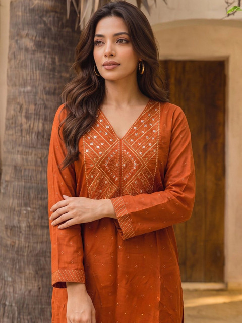 Rangita Women Embellished Thread Work Kurta - Image 5