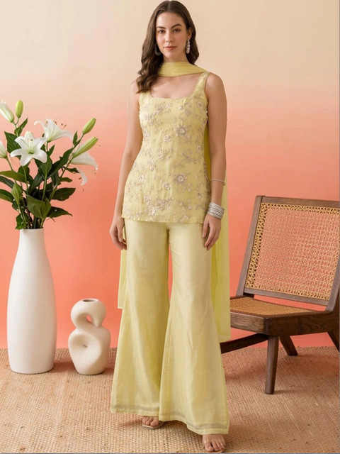 Panzora Women Floral Embroidered Regular Thread Work Kurta with Palazzos & With Dupatta - Image 4