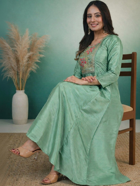 Sangria Floral Embroidered Tunic with Trousers - Image 5