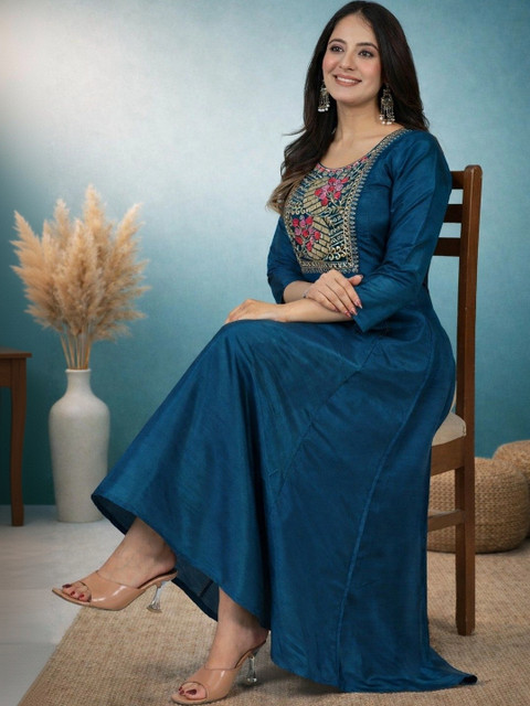 Sangria Floral Embroidered Tunic with Trousers - Image 5