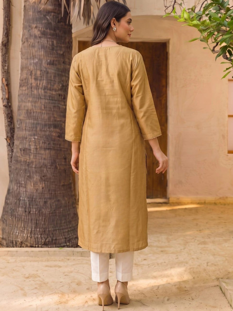 Rangita Women Embroidered Thread Work Kurta - Image 2