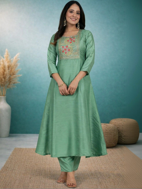 Sangria Floral Embroidered Tunic with Trousers - Image 3