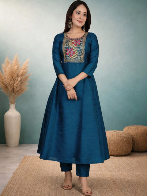 Sangria Floral Embroidered Tunic with Trousers - Image 3