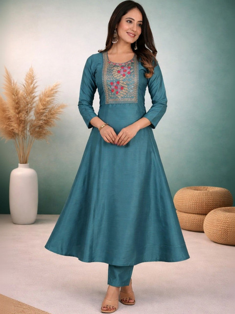 Sangria Floral Embroidered Tunic with Trousers