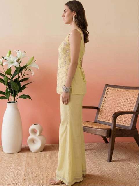 Panzora Women Floral Embroidered Regular Thread Work Kurta with Palazzos & With Dupatta - Image 3