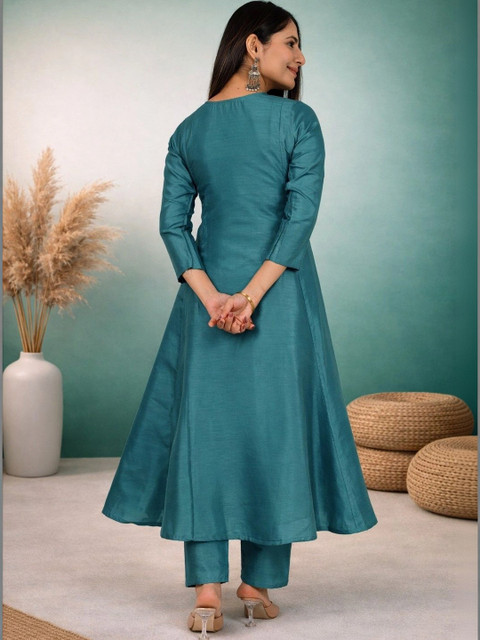 Sangria Floral Embroidered Tunic with Trousers - Image 6