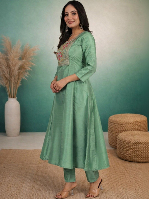 Sangria Floral Embroidered Tunic with Trousers - Image 4