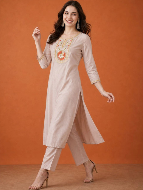 THE52 Women Ethnic Motifs Embroidered Regular Thread Work Kurta with Trousers & With Dupatta - Image 5