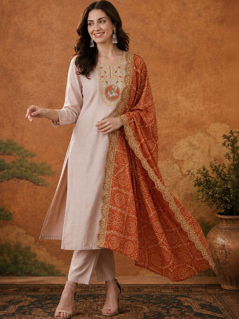 THE52 Women Ethnic Motifs Embroidered Regular Thread Work Kurta with Trousers & With Dupatta