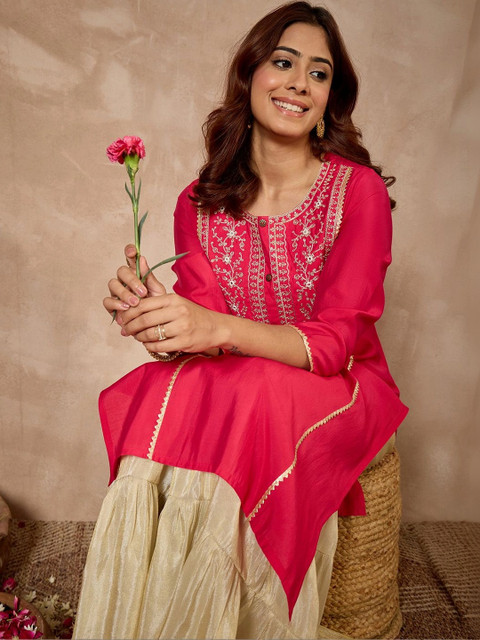 Janasya Women Embroidered Thread Work Chanderi Silk Kurta - Image 5
