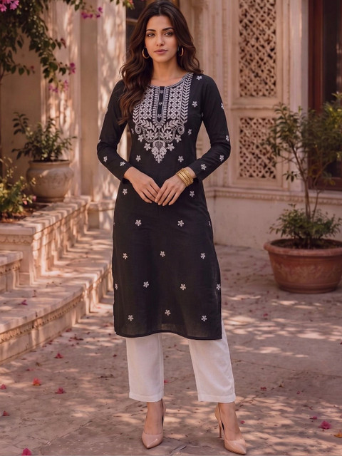 Rangita Women Embroidered Thread Work Kurta