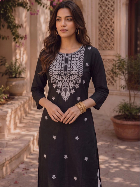 Rangita Women Embroidered Thread Work Kurta - Image 5