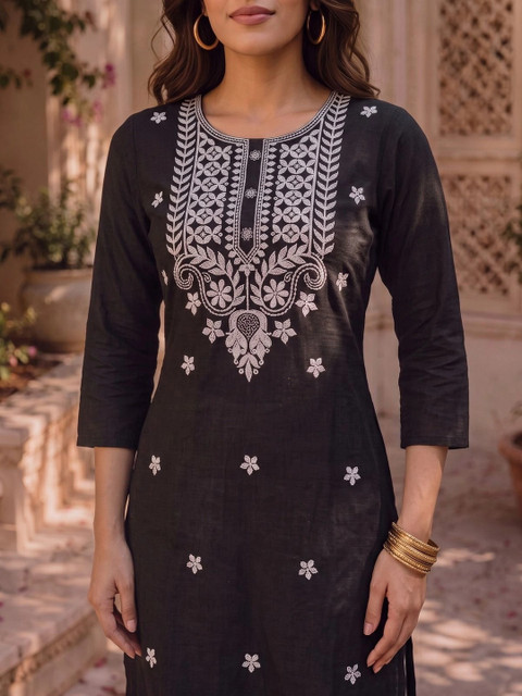 Rangita Women Embroidered Thread Work Kurta - Image 4