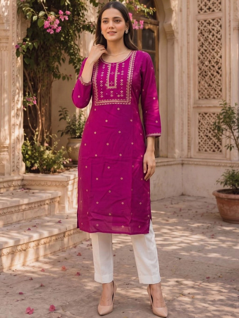 Rangita Women Embroidered Thread Work Kurta
