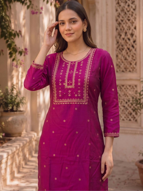 Rangita Women Embroidered Thread Work Kurta - Image 5