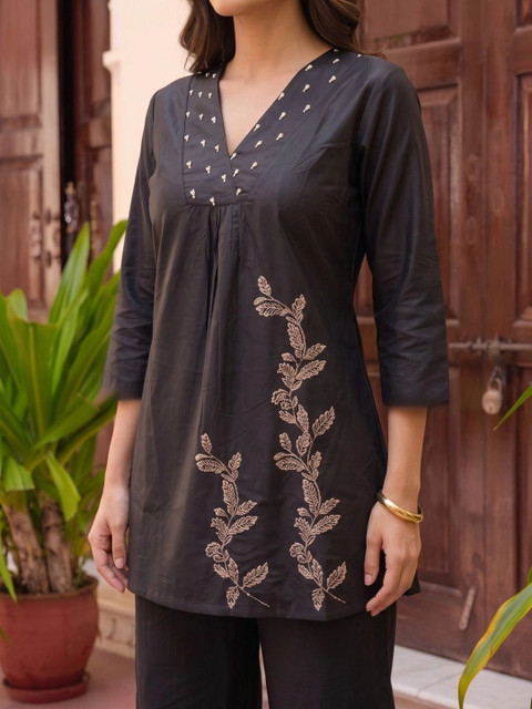 Rangita Cotton Embroidered Tunic with Trousers - Image 4
