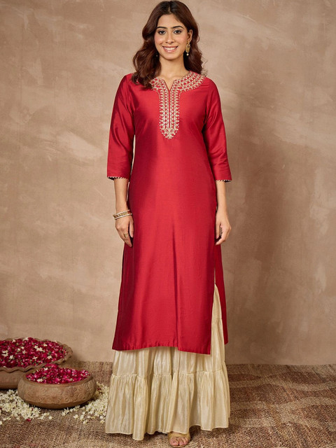 Janasya Women Embroidered Thread Work Chanderi Silk Kurta
