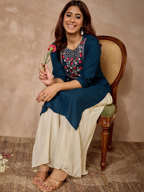 Janasya Women Floral Embroidered Thread Work Floral Kurta - Image 5