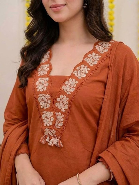 MYRIE Ethnic Motifs Yoke Design Regular Thread Work Kurta with Trousers & With Dupatta - Image 2