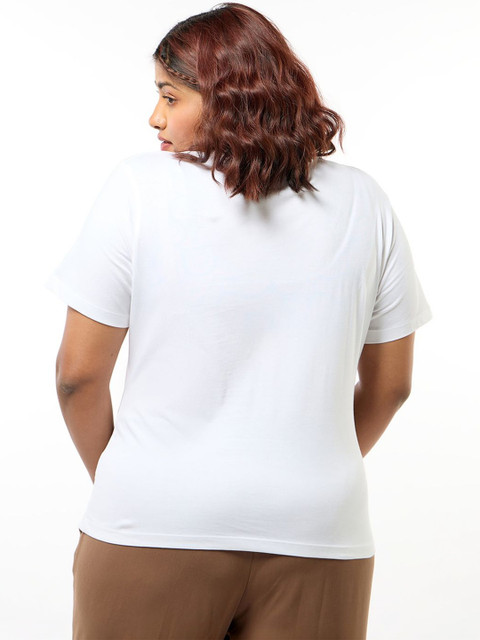 Bewakoof Disney Minnie Women White One of A Kind Graphic Printed Plus Size T-shirt - Image 3