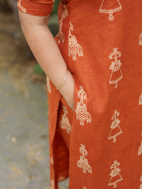 KALINI Women Ethnic Motifs Printed Regular Pure Cotton Kurta with Trousers - Image 3