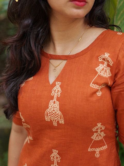 KALINI Women Ethnic Motifs Printed Regular Pure Cotton Kurta with Trousers - Image 6