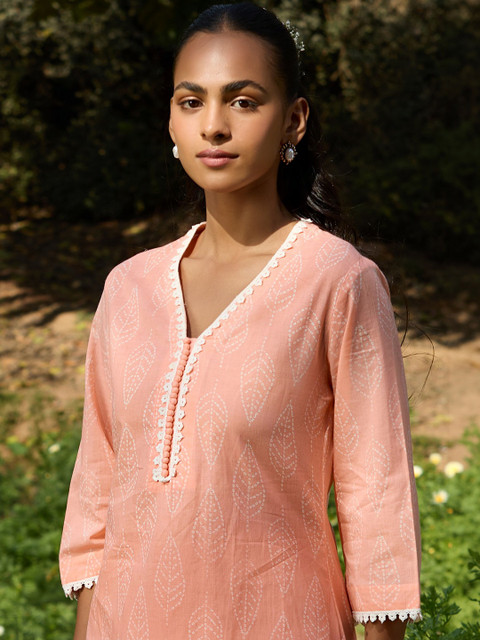 Khushal K Women Ethnic Motifs Printed Regular Thread Work Pure Cotton Kurta with Trousers - Image 2