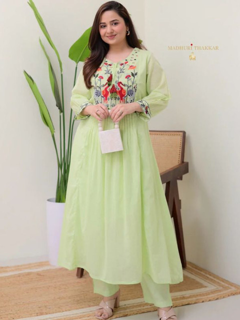NAKSHKURTIS Ethnic Motifs Embroidered Panelled Thread Work Pure Cotton Kurta with Trousers - Image 2