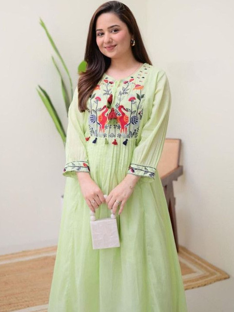NAKSHKURTIS Ethnic Motifs Embroidered Panelled Thread Work Pure Cotton Kurta with Trousers - Image 3