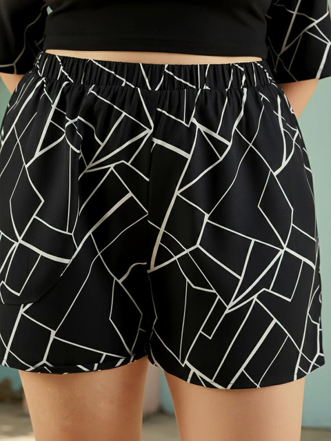 Berrylush Curve Plus Size Printed Shrug Crop Top With Shorts - Image 3