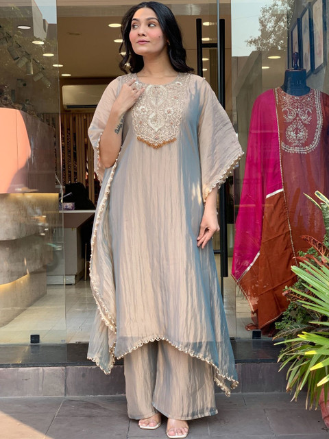GoSriKi Women Embroidered Regular Thread Work Kurta with Palazzos - Image 3