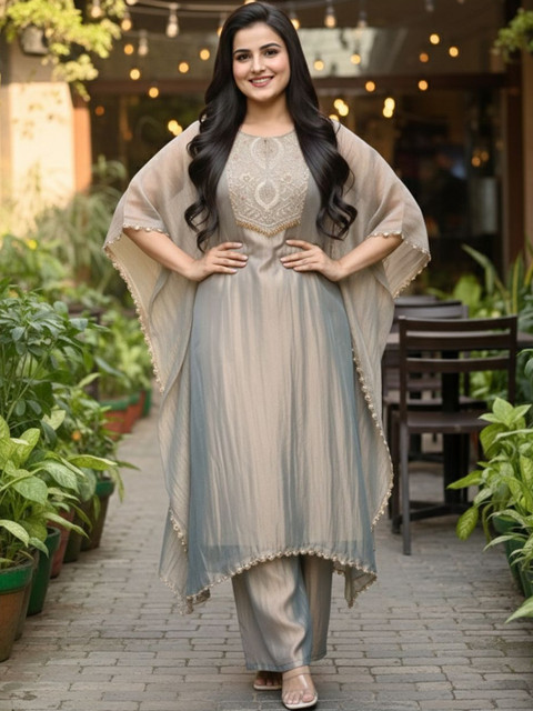 SZN Women Ethnic Motifs Embroidered Regular Thread Work Kurta with Palazzos - Image 2