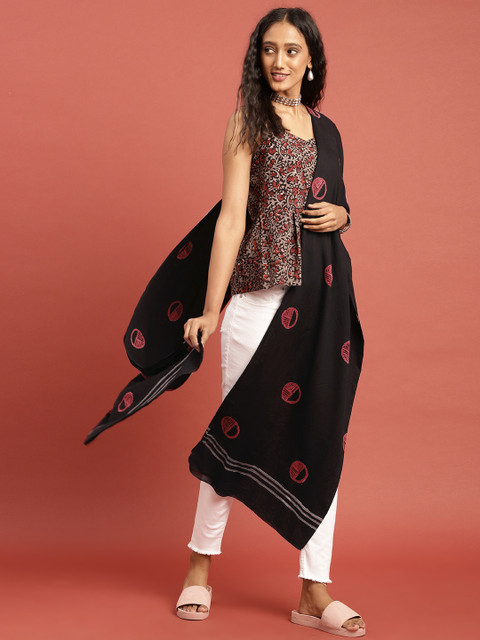 Taavi Women Black & Red Hand Block Print Cotton Dupatta