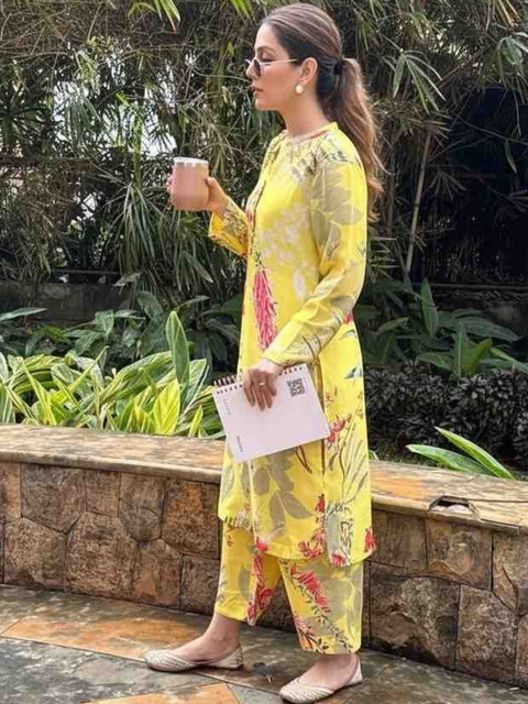 RR SA KURTIS Women Floral Printed Regular Pure Cotton Kurta with Trousers - Image 5