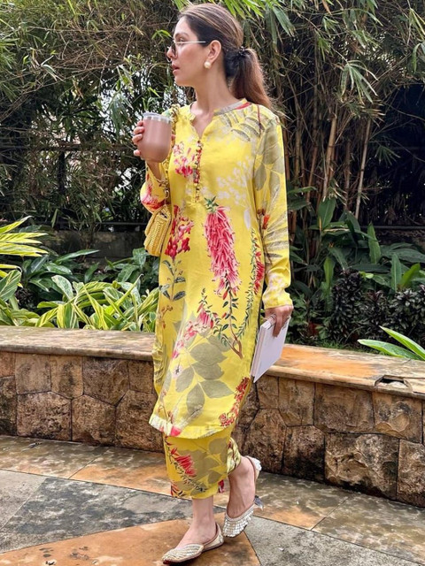 RR SA KURTIS Women Floral Printed Regular Pure Cotton Kurta with Trousers - Image 3